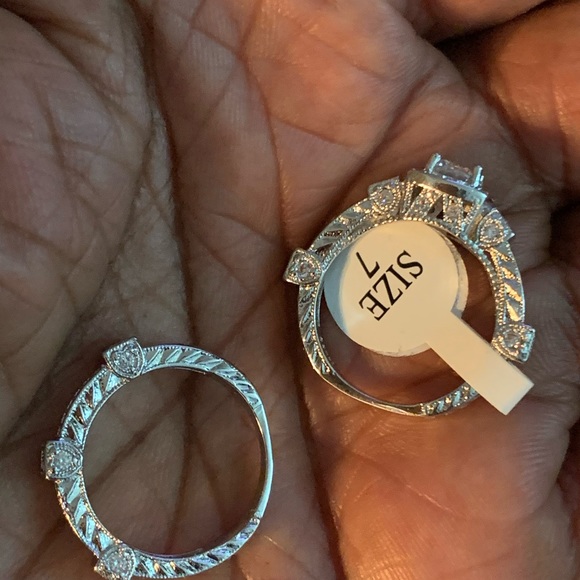 Ring Engagement - Picture 7 of 8